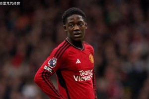 曼联中场新组思路来：梅努B费续约观望未来，樱桃拦截人进入视野